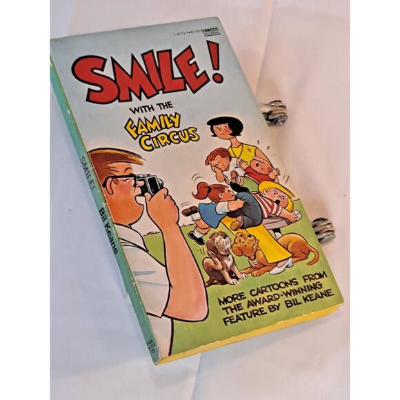 Smile! (The Family Circus-Red & Green) by Bil Keane (1976 MMPB) - Picture 5 of 5